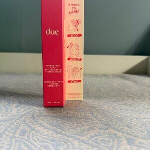 DAE styling wand new